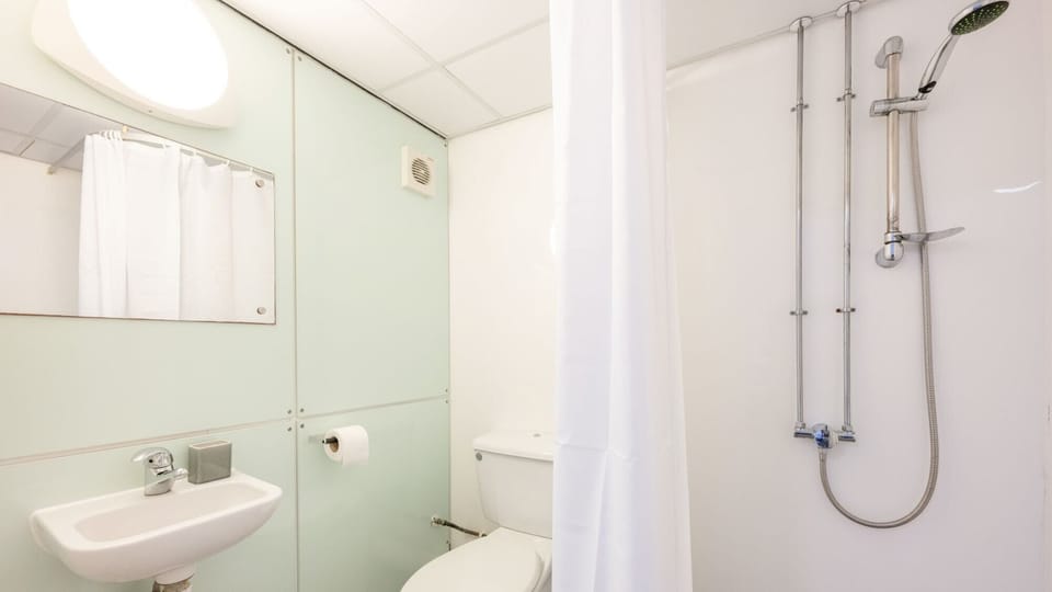 Student Only Clarence Dock Apartment in Leeds