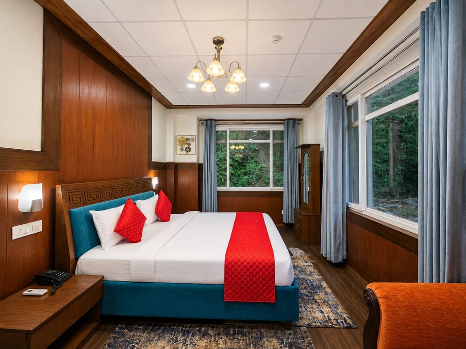 Suite | Iron/ironing board, WiFi (free)