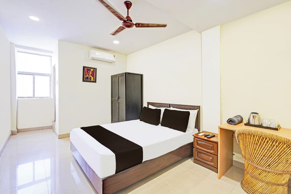 Classic Room | Desk, WiFi (free), bed sheets
