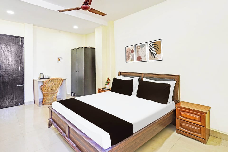 Classic Room | Desk, WiFi (free), bed sheets