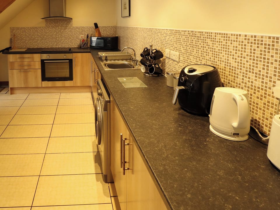 Cookware/dishes/utensils