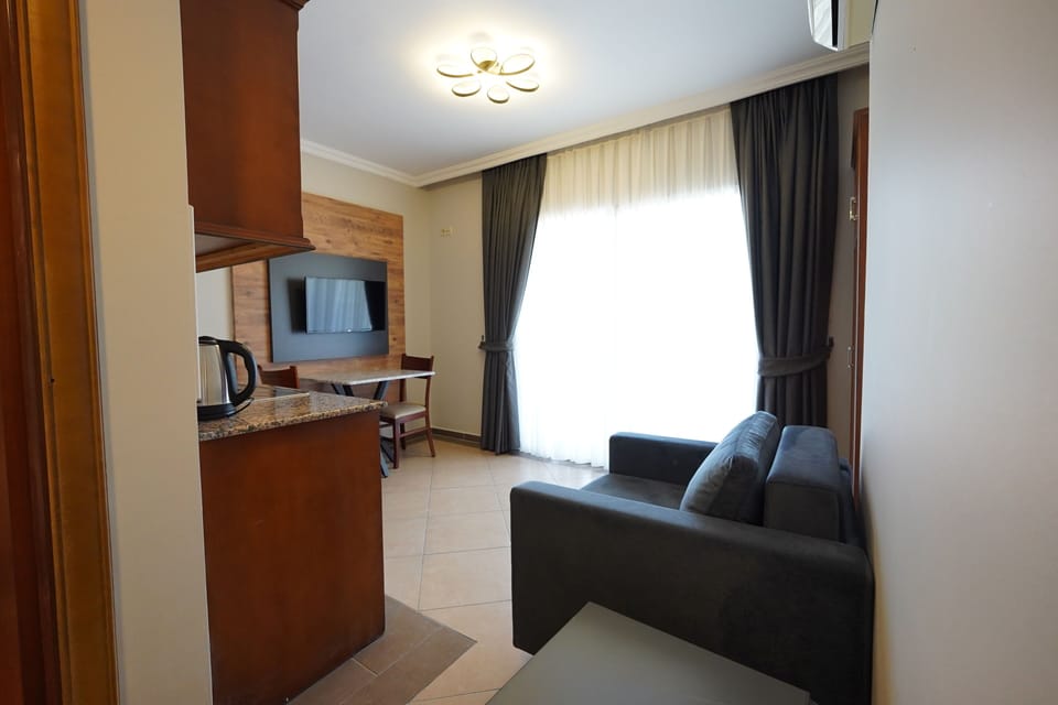 Family Apartment, 1 Bedroom | 1 bedroom, minibar, desk, soundproofing