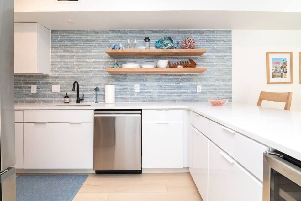 Fully equipped kitchen with everything you need to prepare meals and snacks during your stay.