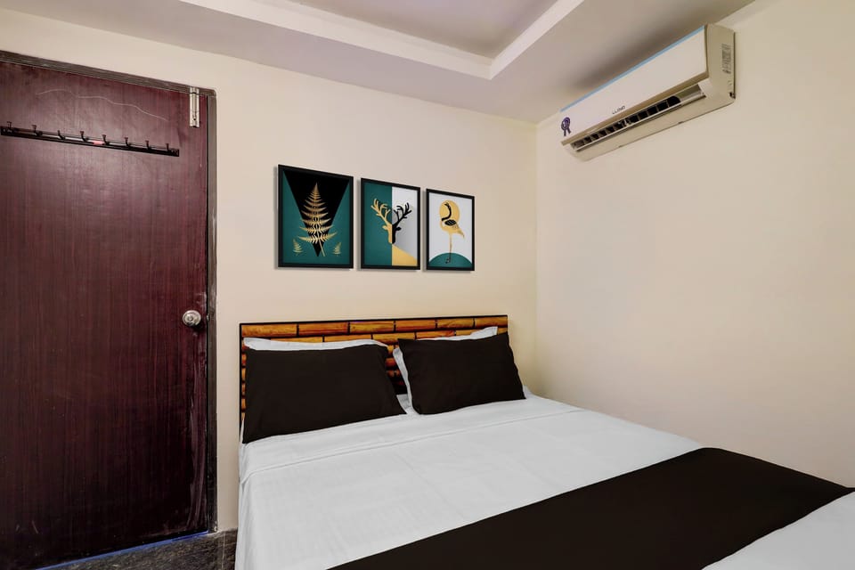 Classic Room | Desk, WiFi (free), bed sheets