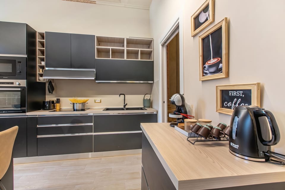 Luxury Apartment, 1 Bedroom, Microwave (Boutique Apartment) | Private kitchen