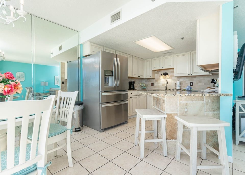 Condo, 1 Bedroom | Private kitchen | Coffee/tea maker, fridge, oven