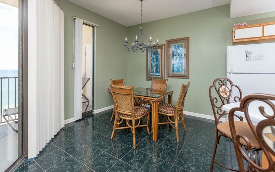 Condo, 1 Bedroom | Dining