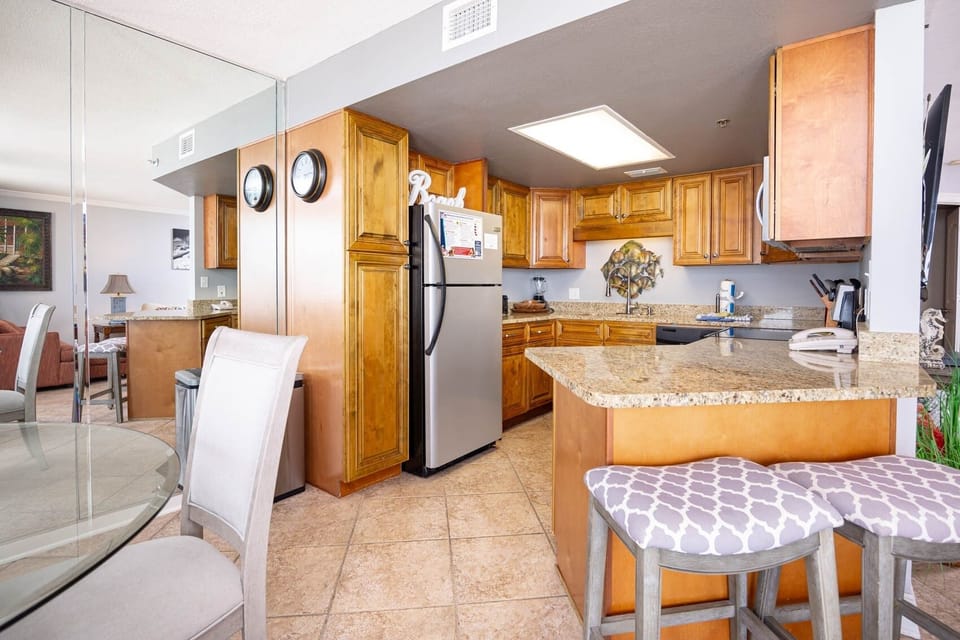 Condo, 1 Bedroom | Private kitchen | Coffee/tea maker, fridge, oven