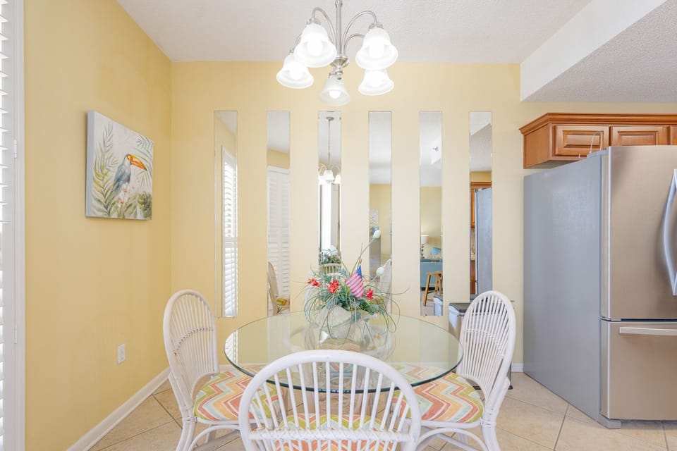 Condo, 1 Bedroom | Dining
