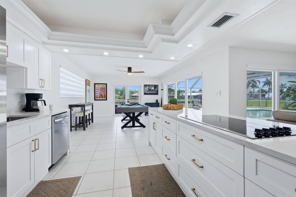 House, 2 Bedrooms | Private kitchen | Coffee/tea maker, fridge, oven, toaster
