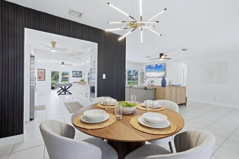 House, 2 Bedrooms | Dining