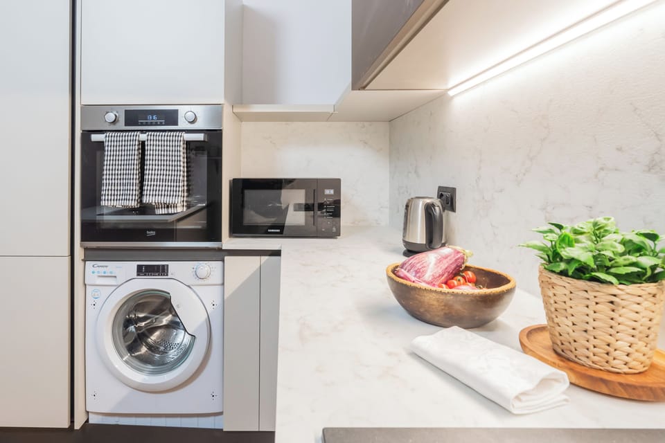 Apartment (2 Bedrooms) | Private kitchen | Espresso maker, microwave, oven, stovetop