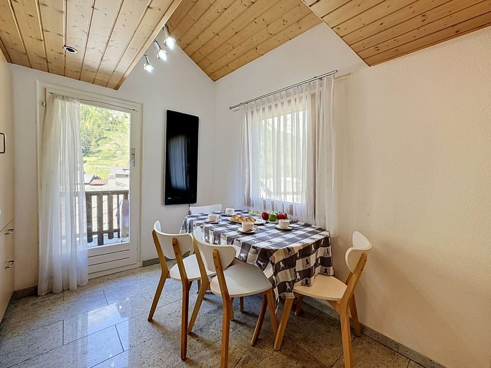 Wood, Interior Design, Ceiling, Furniture, Flooring, Floor, Home, Room, Chair, Kitchen & Dining Room Table