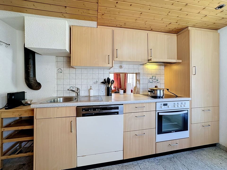 Kitchen Appliance, Kitchen, Countertop, Cabinetry, Furniture, Major Appliance, Kitchen Sink, Wood, Sink, Flooring