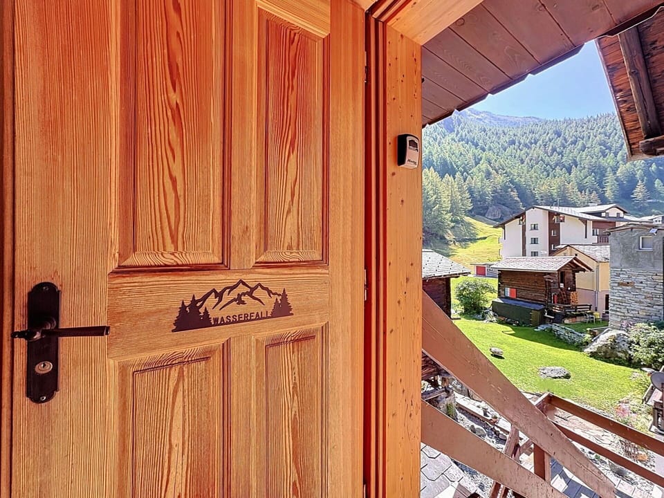 Wood, Door, Wood Stain, Hardwood, Home Door, Plank, Plywood, Varnish, Door Handle, Lumber