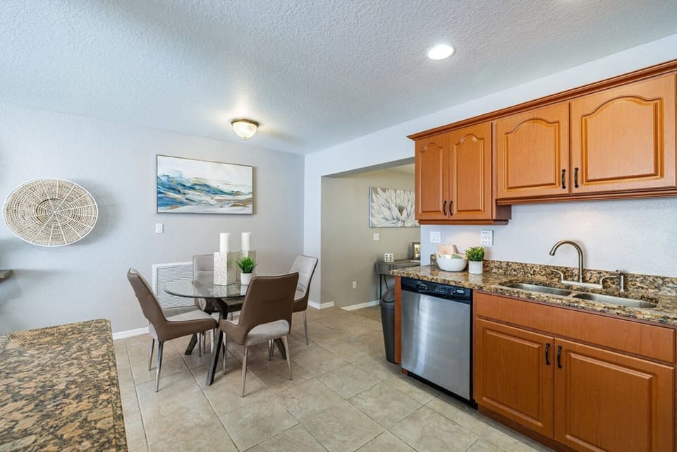 House | 3 bedrooms, high-speed internet