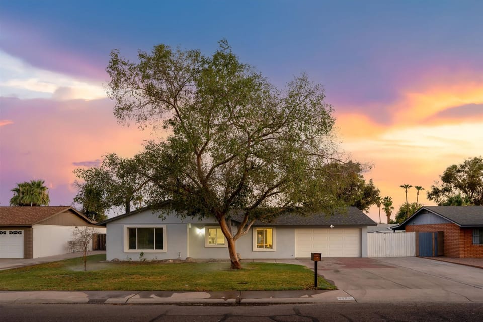 House | 6 bedrooms, high-speed internet