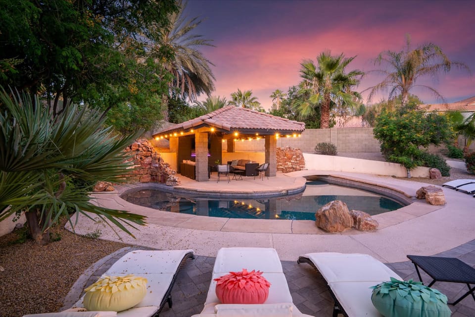 House | 5 bedrooms, high-speed internet