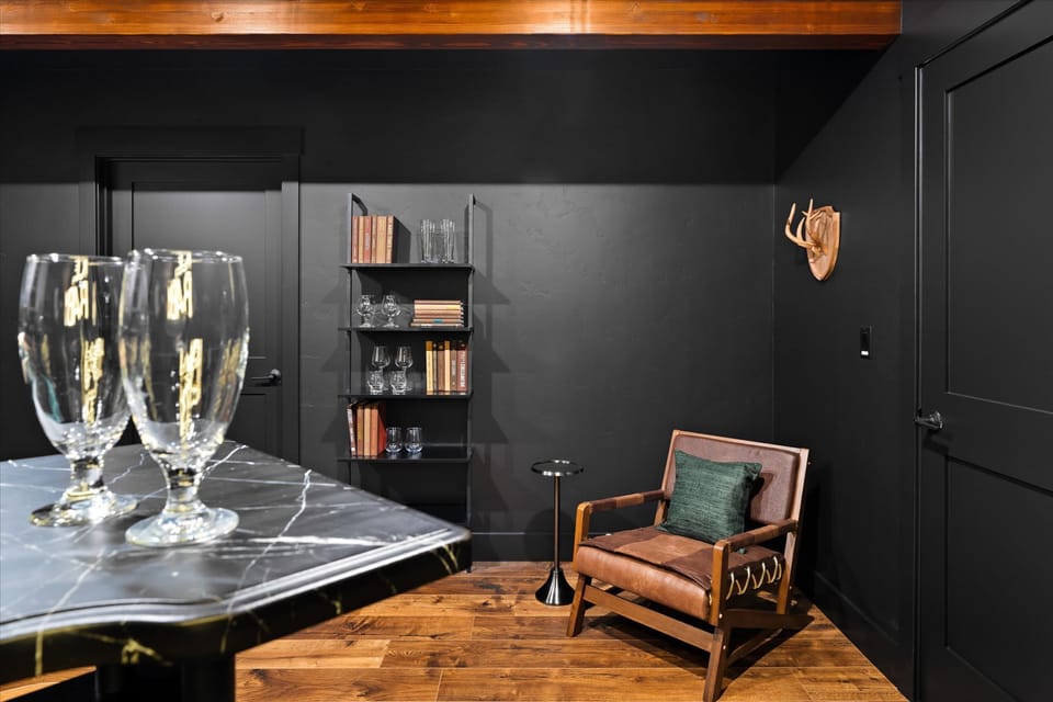 House | 6 bedrooms, high-speed internet