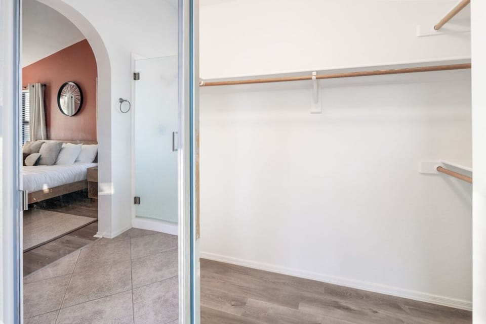 House | 6 bedrooms, high-speed internet