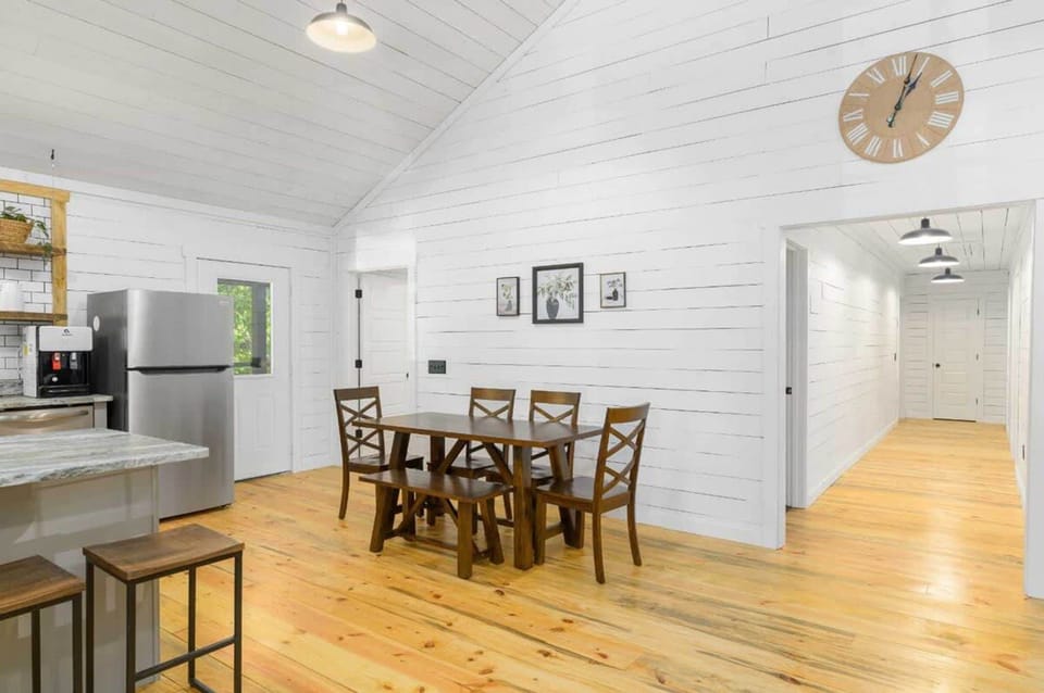 House | 3 bedrooms, high-speed internet