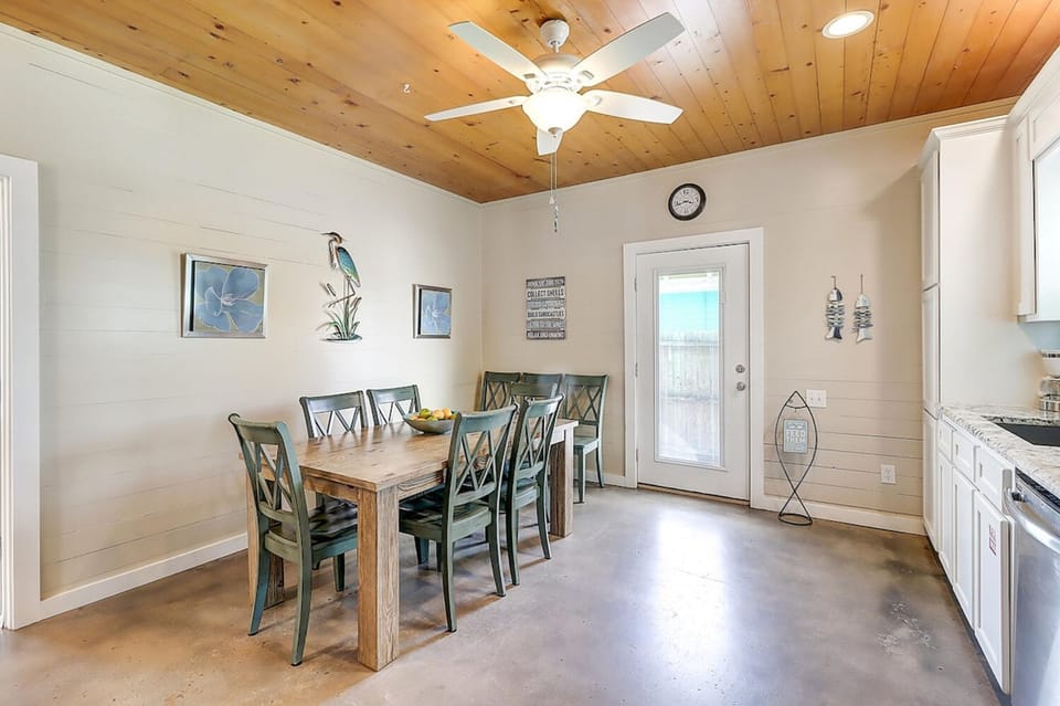 House | 4 bedrooms, high-speed internet