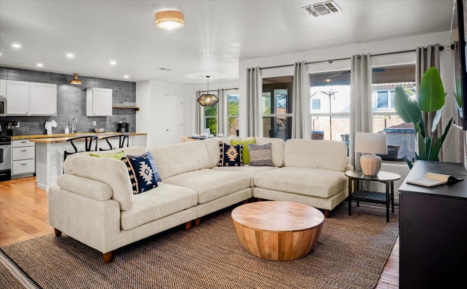 House | 5 bedrooms, high-speed internet