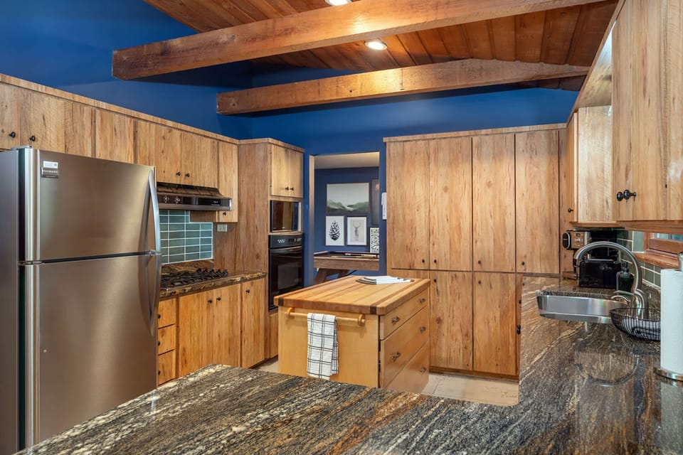 House | 6 bedrooms, high-speed internet
