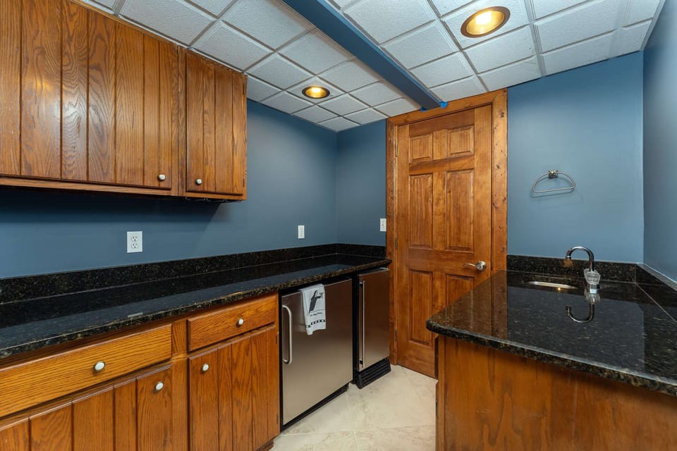 House | 6 bedrooms, high-speed internet