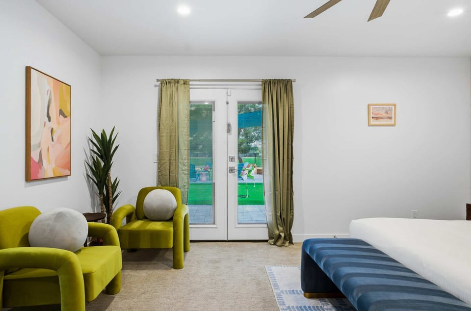 House | 6 bedrooms, high-speed internet