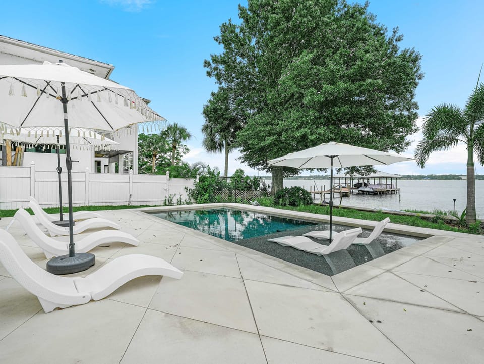 House | 6 bedrooms, high-speed internet