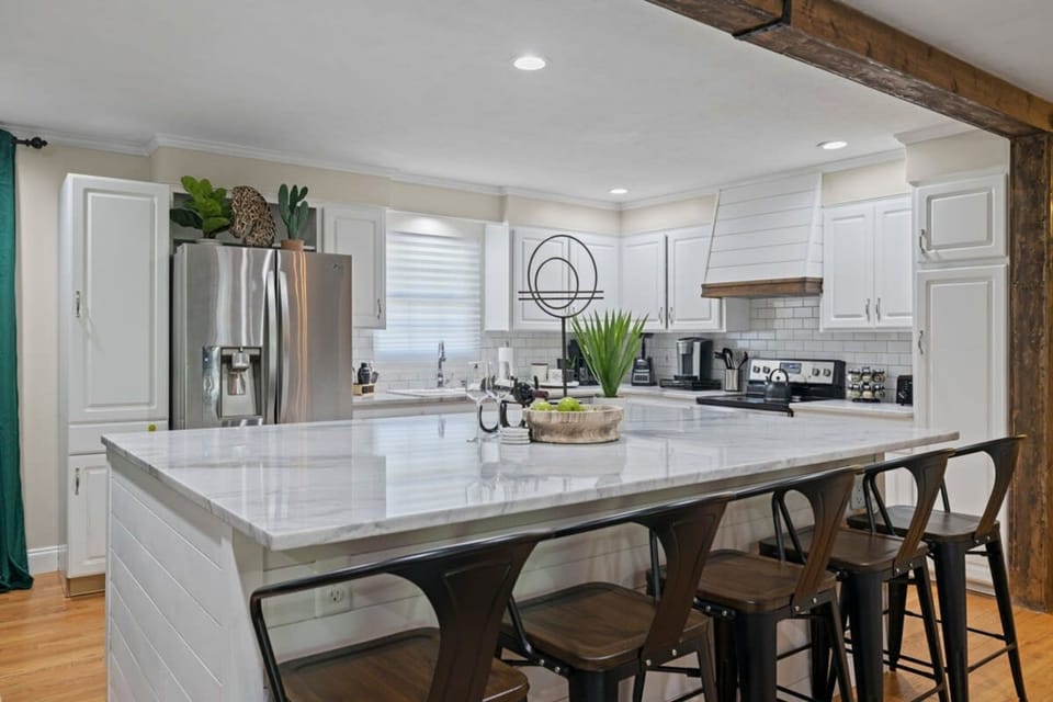 House | 6 bedrooms, high-speed internet