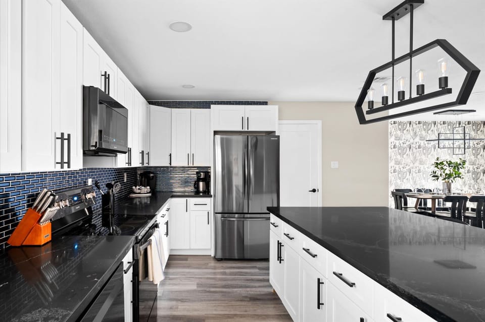 House | 5 bedrooms, high-speed internet