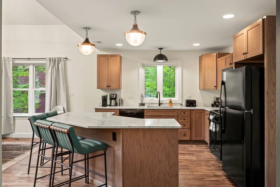 House | 5 bedrooms, high-speed internet