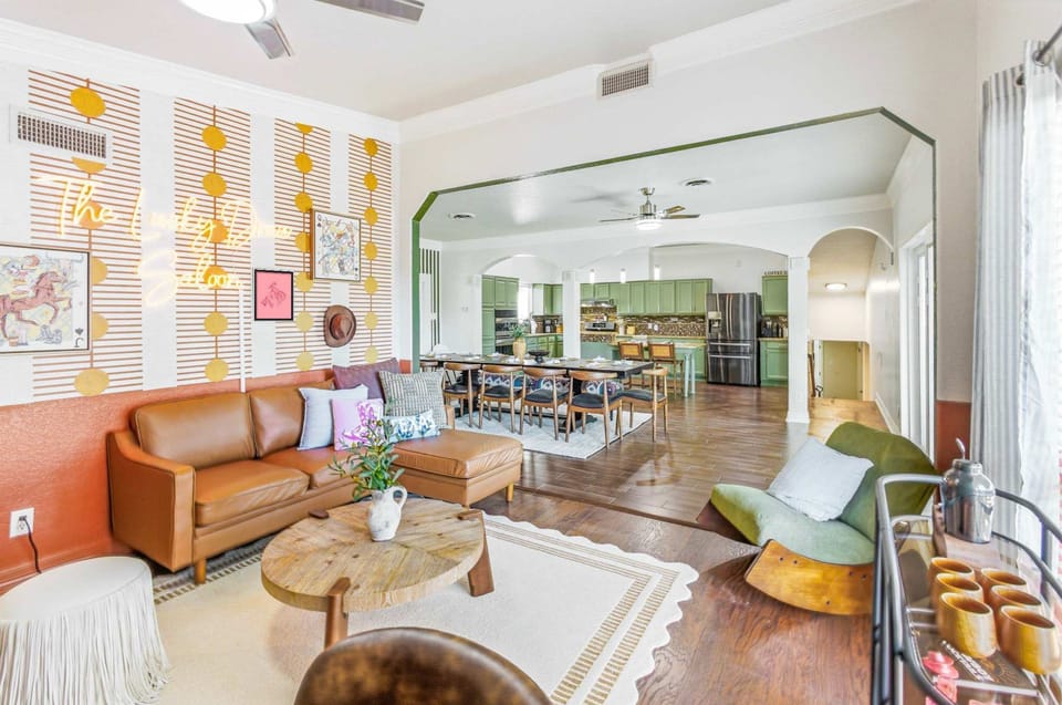 House | 4 bedrooms, high-speed internet