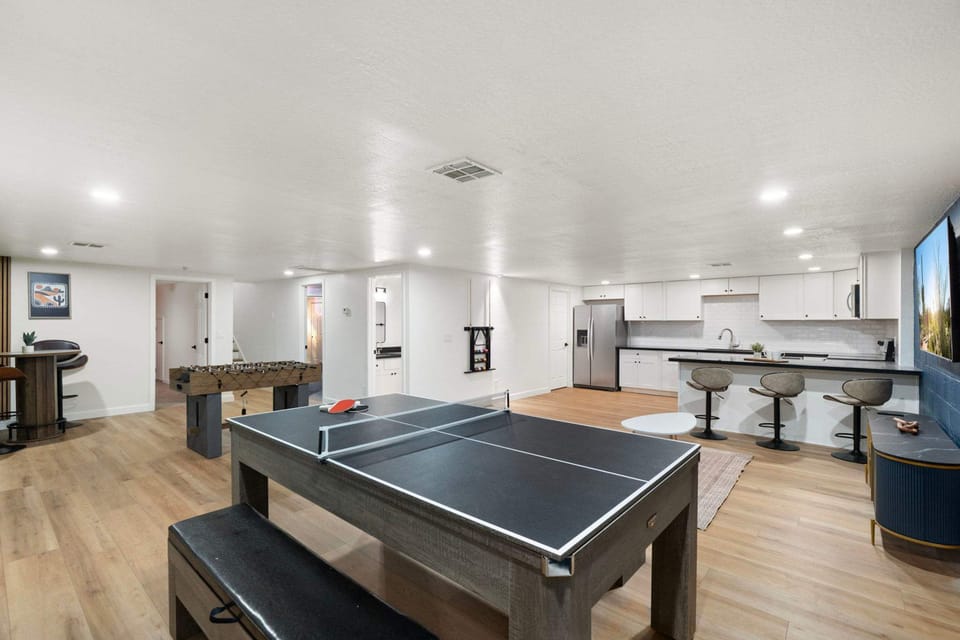 House | 5 bedrooms, high-speed internet