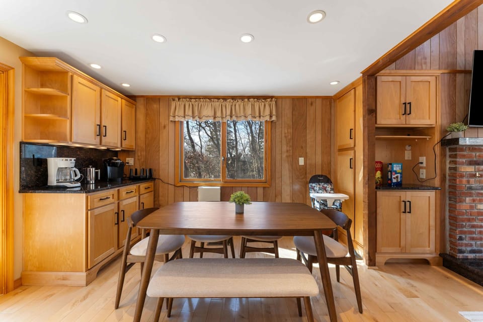House | 4 bedrooms, high-speed internet