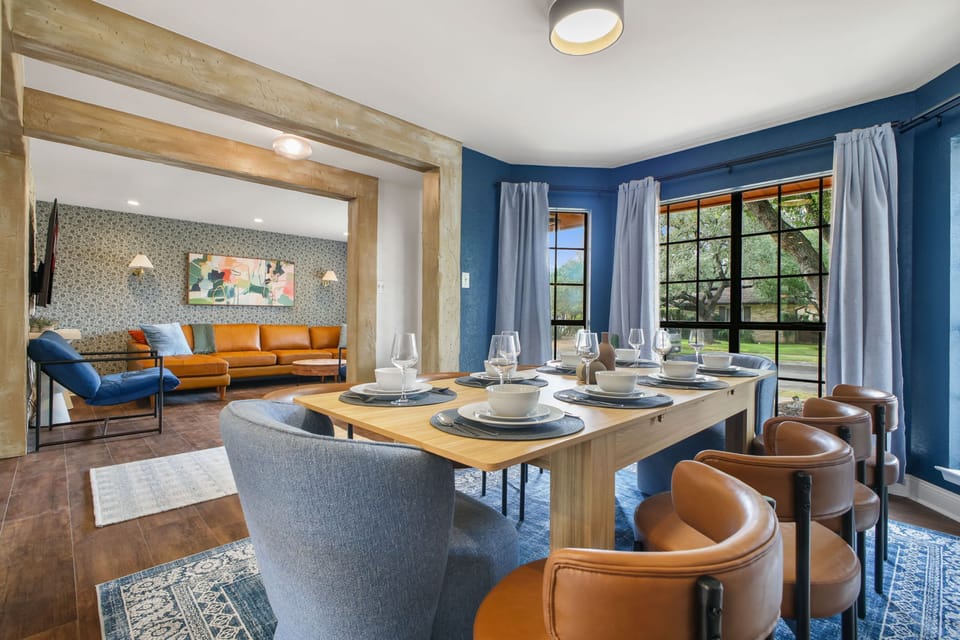 House | 6 bedrooms, high-speed internet