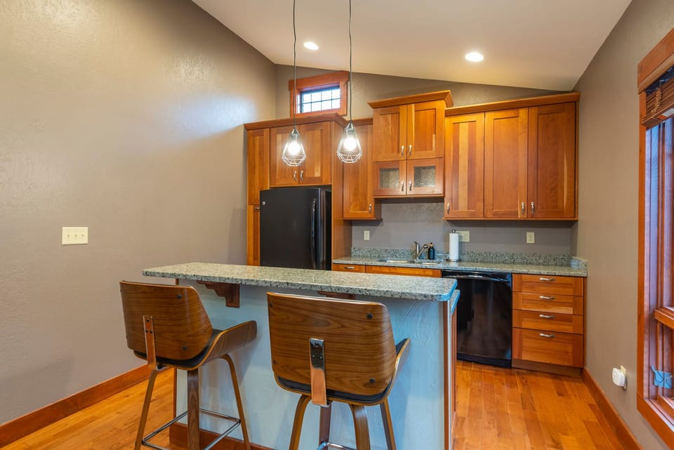 House | 6 bedrooms, high-speed internet