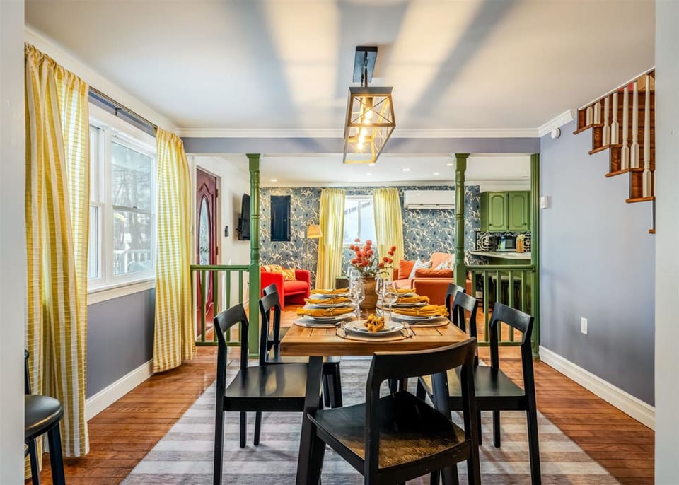 House | 5 bedrooms, high-speed internet