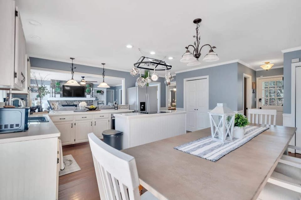House | 8 bedrooms, high-speed internet