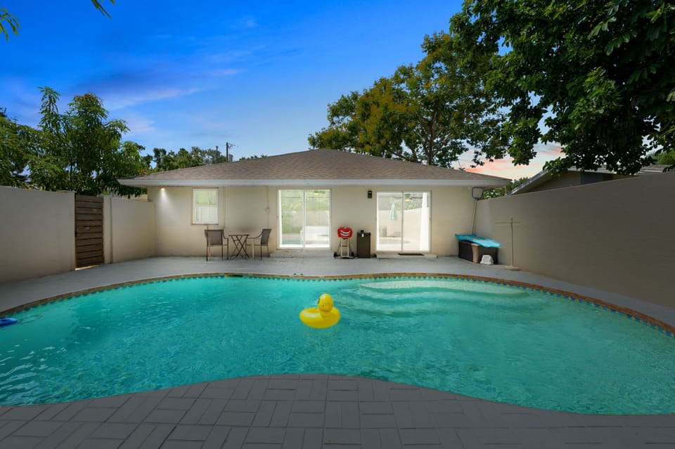 House | 3 bedrooms, high-speed internet