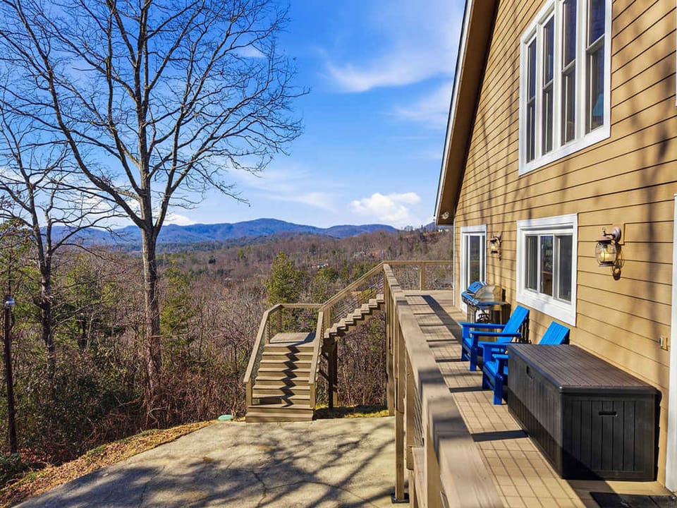 House | 5 bedrooms, high-speed internet