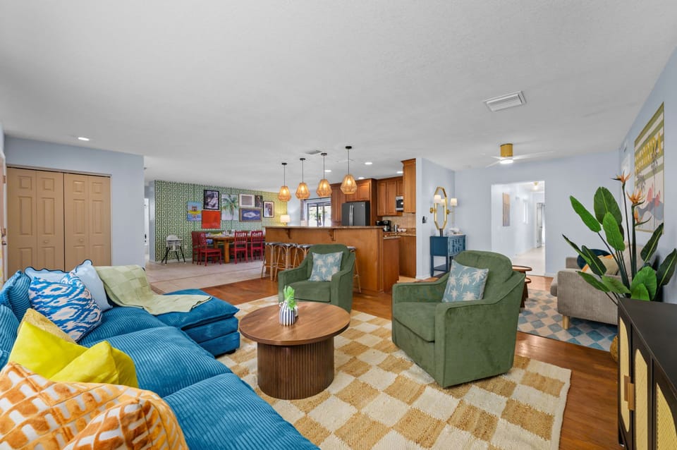 House | 6 bedrooms, high-speed internet