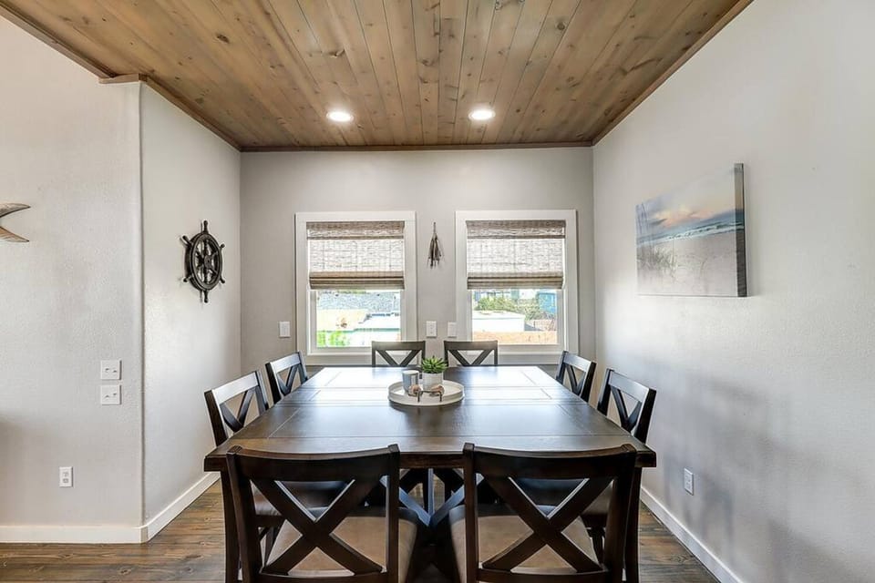 House | 5 bedrooms, high-speed internet