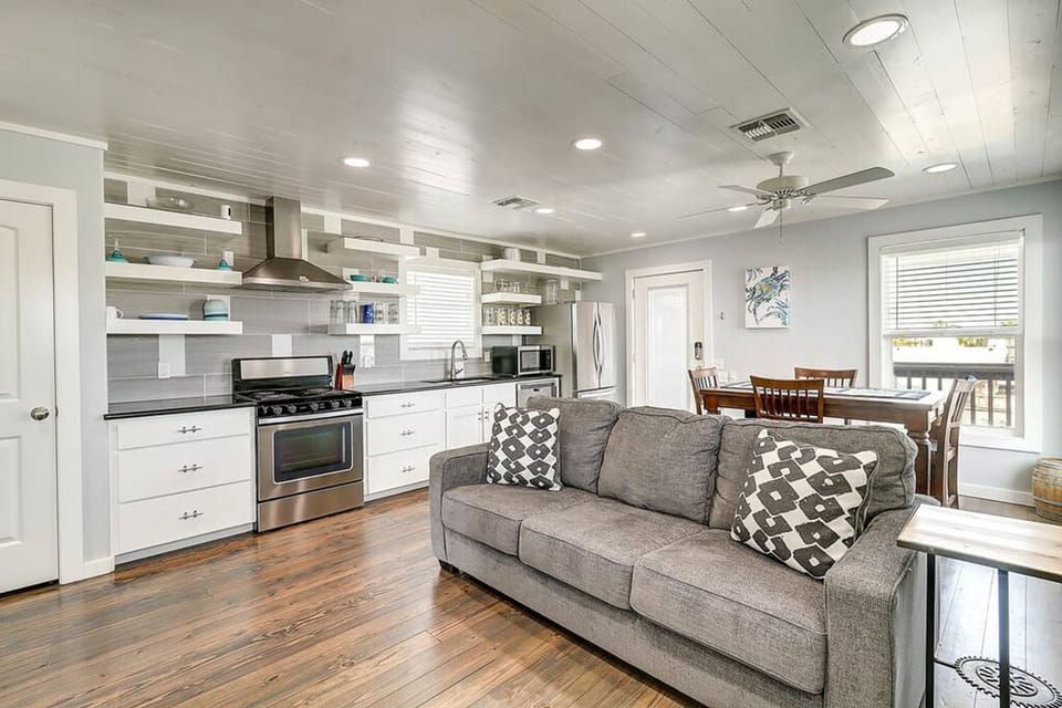 House | 5 bedrooms, high-speed internet
