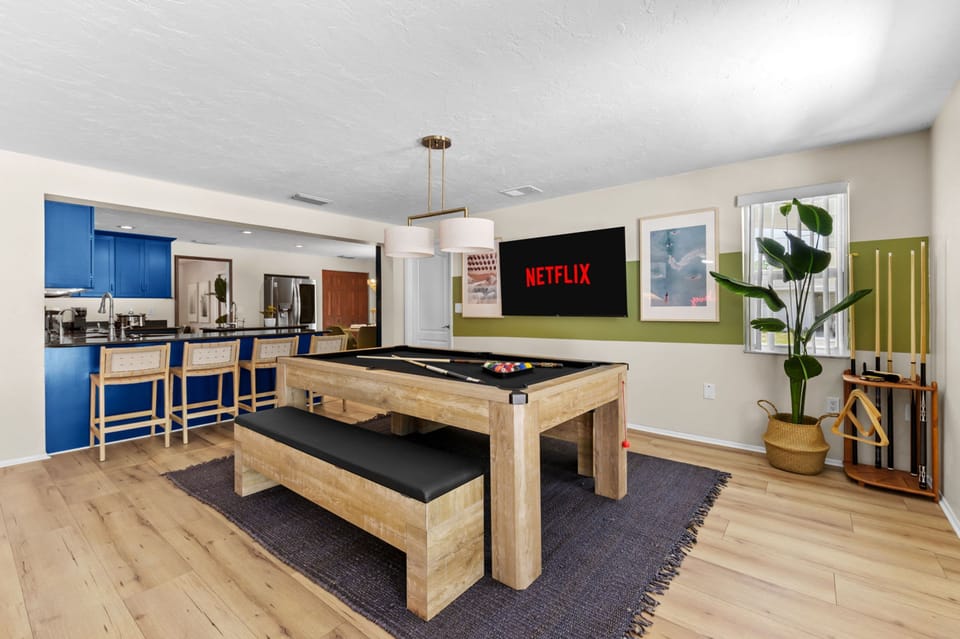 House | 6 bedrooms, high-speed internet
