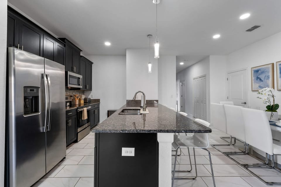 House | 5 bedrooms, high-speed internet