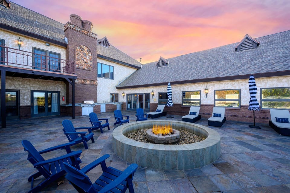 House | 6 bedrooms, high-speed internet