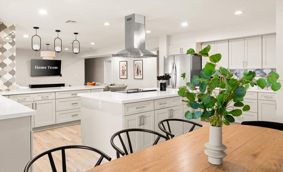 House | 5 bedrooms, high-speed internet